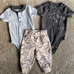 Infant baby Carter’s 3 piece onesie pants set 6M